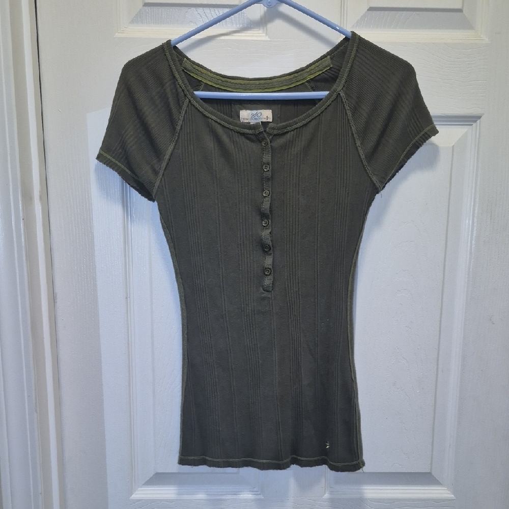 Short Sleeved Dark Olive Ribbed Tee